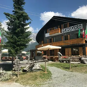 Sasso Nero , Chiesa in Valmalenco Italia